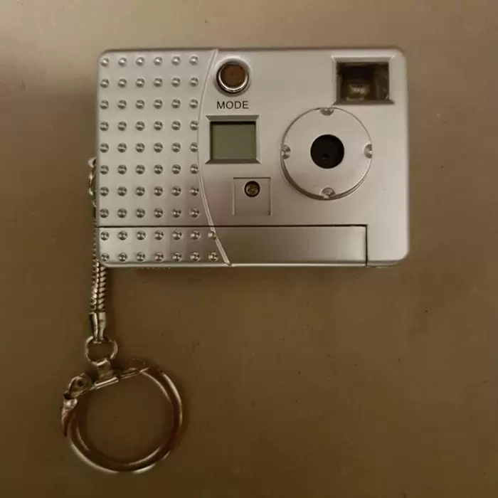 Zina Mini Digital Schlüsselanhänger Kamera 300K Pixels (Silber)